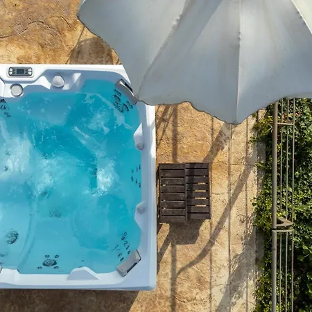 Villa Alessia 6, Emma Gela