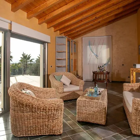 Alessia 6, Emma * Гела