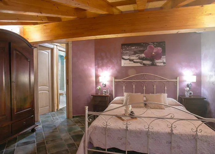 Villa Alessia 6, Emma